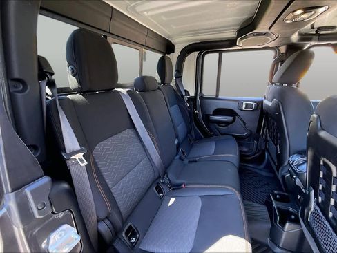 Used 2021 Jeep Gladiator Mojave AWD/4WD image 20
