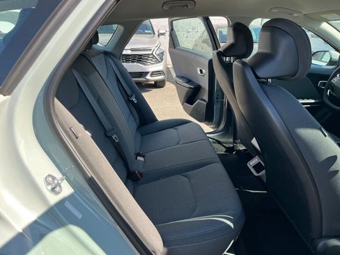 Used 2025 Kia K4 LXS image 25