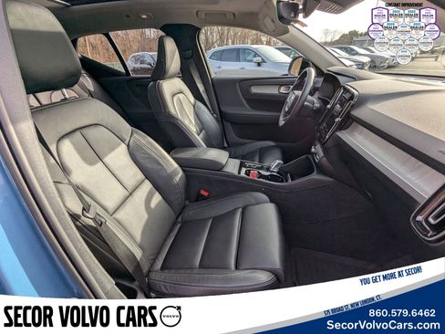 Certified 2023 Volvo XC40 B5 Ultimate w/ Protection Package Premier image 25