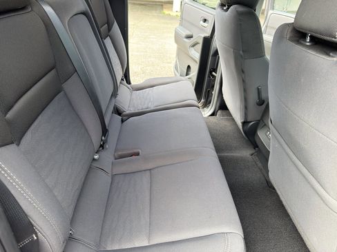 Used 2024 Nissan Frontier SV image 26