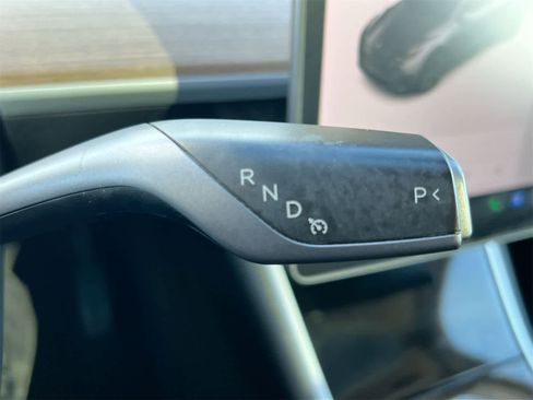 Used 2020 Tesla Model Y Long Range image 30