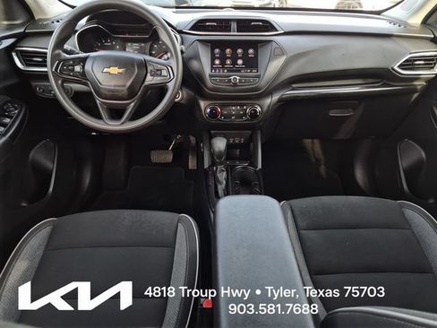 Used 2022 Chevrolet TrailBlazer LT FWD image 24