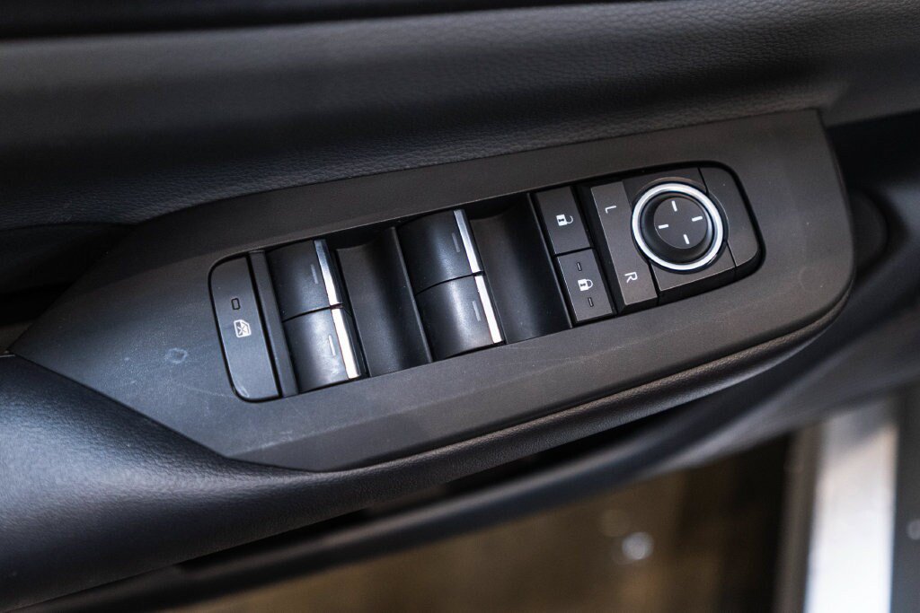 Certified 2025 Toyota Prius XLE FWD image 20