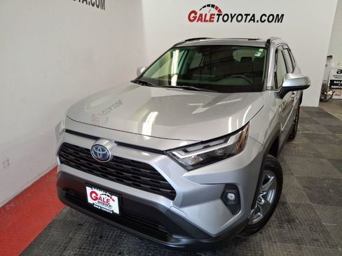 Used 2024 Toyota RAV4 XLE w/ Convenience Package image 3