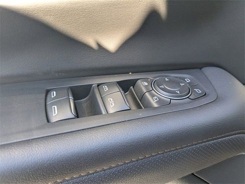 Used 2025 Chevrolet Tahoe High Country image 33