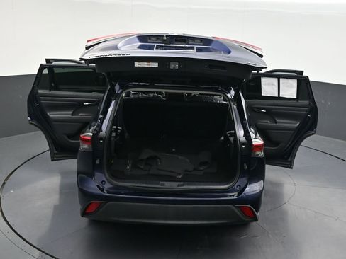 Used 2021 Toyota Highlander XLE FWD image 37