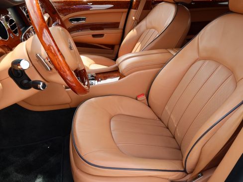 Used 2011 Bentley Mulsanne 4dr Sdn image 6