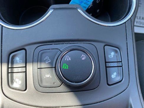 Used 2024 GMC Terrain SLT AWD/4WD image 19