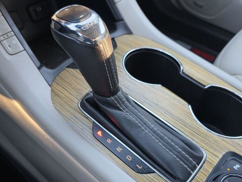 Used 2019 GMC Acadia Denali w/ Technology Package image 17