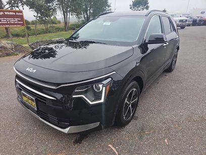New 2025 Kia Niro SX