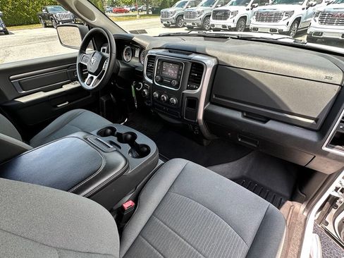 Used 2021 RAM 1500 Classic SLT AWD/4WD image 15