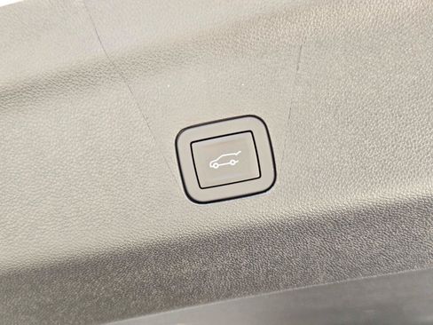 New 2026 Cadillac Escalade ESV Platinum Sport w/ LPO, ONYX Package AWD/4WD image 35