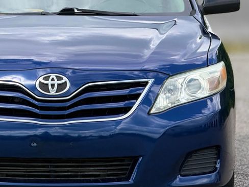 Used 2011 Toyota Camry LE FWD image 12