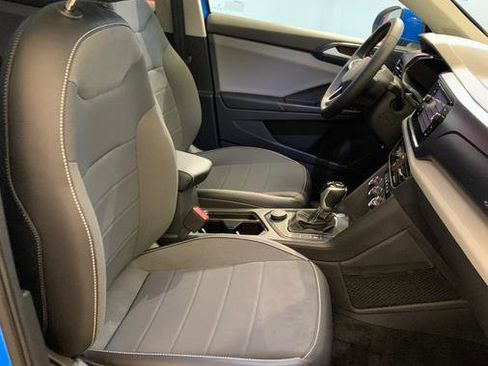 Used 2022 Volkswagen Taos SE image 57