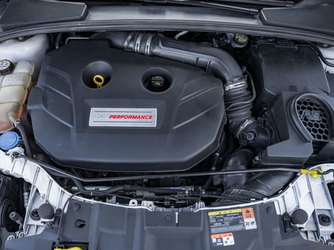 Used 2016 Ford Focus RS image 18