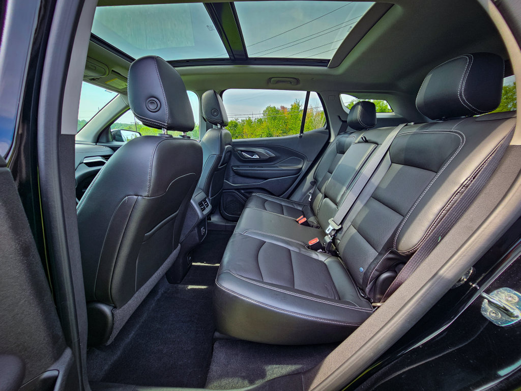 Used 2022 GMC Terrain SLT w/ Infotainment Package II AWD/4WD image 33