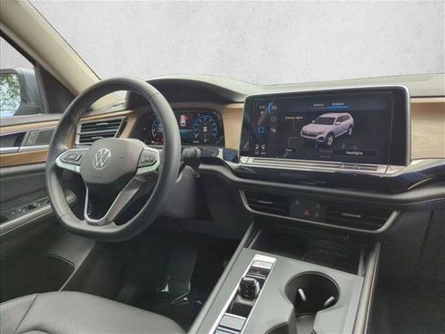 Used 2024 Volkswagen Atlas SE FWD image 27