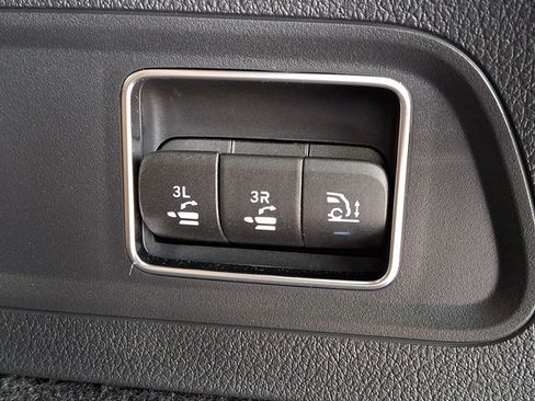 Used 2026 Mercedes-Benz GLS 450 4MATIC image 37
