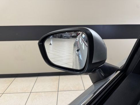 New 2025 Mitsubishi Outlander SE image 18