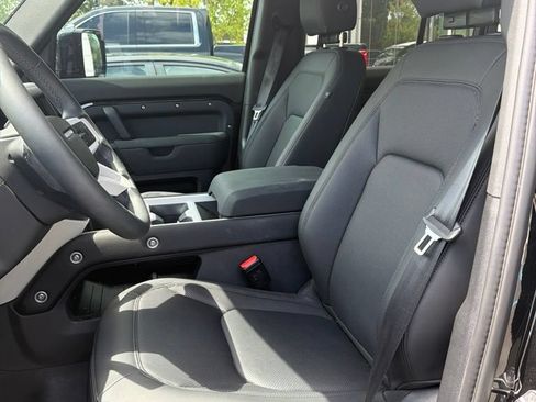 Used 2025 Land Rover Defender 110 S AWD/4WD image 5