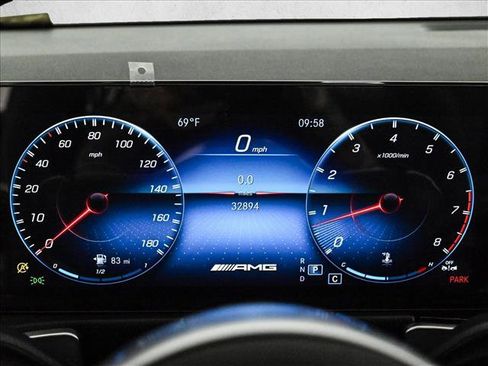 Used 2023 Mercedes-Benz GLB 35 AMG 4MATIC image 11