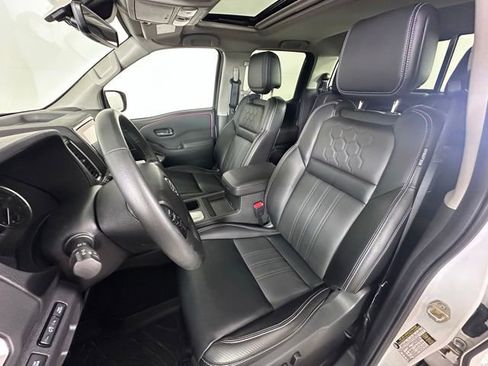 Used 2024 Nissan Frontier SL w/ Technology Package AWD/4WD image 21