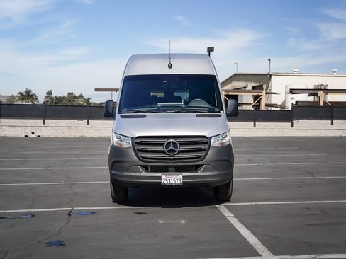 Used 2024 Mercedes-Benz Sprinter 2500 image 2