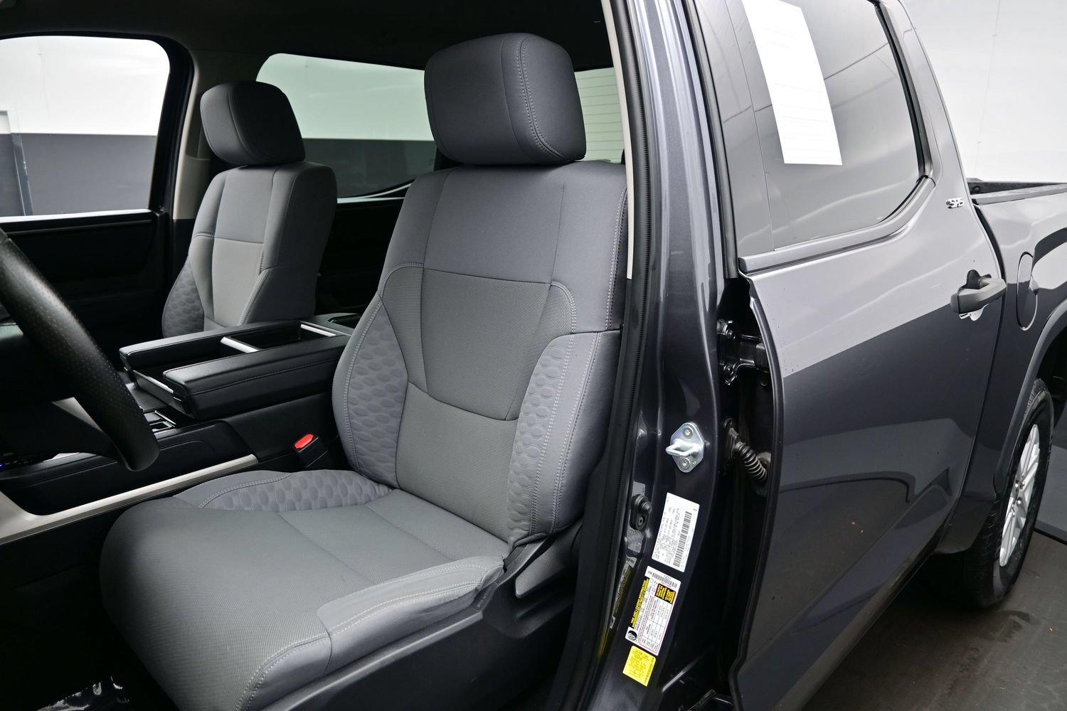 Used 2023 Toyota Tundra SR5 w/ SR5 Convenience Package AWD/4WD image 11