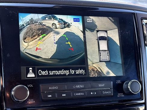 Used 2024 Nissan Titan PRO-4X w/ Pro-4x Convenience Package image 18