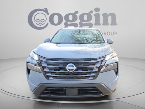 Certified 2026 Nissan Rogue SV w/ Cold Weather Package FWD image 9