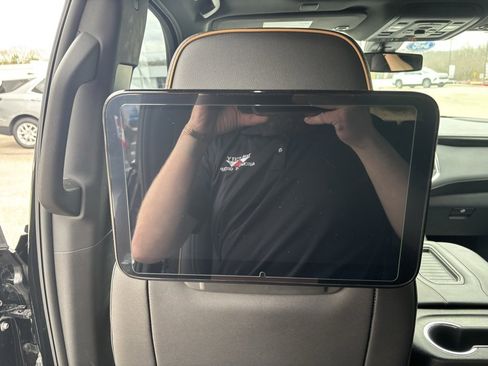 Used 2021 GMC Yukon AT4 w/ Rear Media and Nav Package image 13