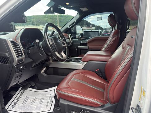 Used 2019 Ford F250 Platinum w/ Platinum Ultimate Package AWD/4WD image 16