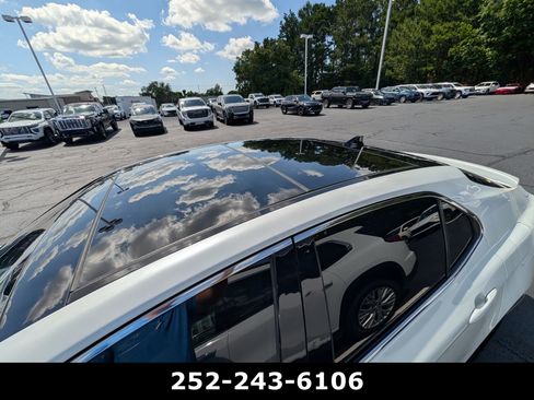 Used 2023 Toyota Camry XSE FWD image 7