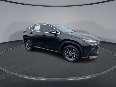 Used 2025 Lexus NX 250 FWD w/ Accessory Package (Z1) image 2