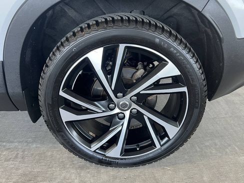 Used 2021 Volvo XC40 T5 R-Design w/ Advanced Package AWD/4WD image 34