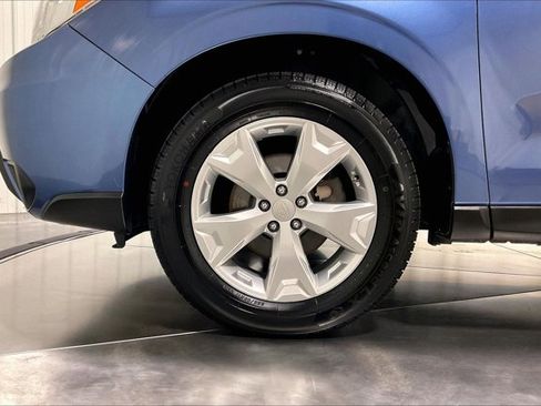 Used 2015 Subaru Forester 2.5i Limited AWD/4WD image 9