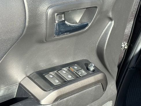 Used 2023 Toyota Tacoma TRD Off-Road w/ Black Out Package (TMS) image 32