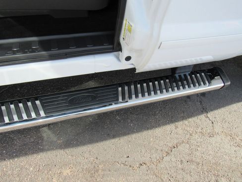 Used 2011 Ford F250 XLT w/ XLT Appearance Pkg image 16