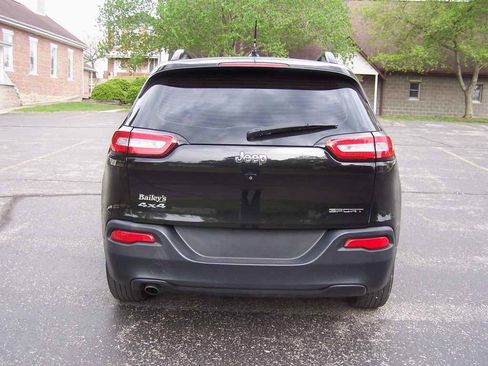Used 2015 Jeep Cherokee Sport w/ Sport Appearance Group image 5