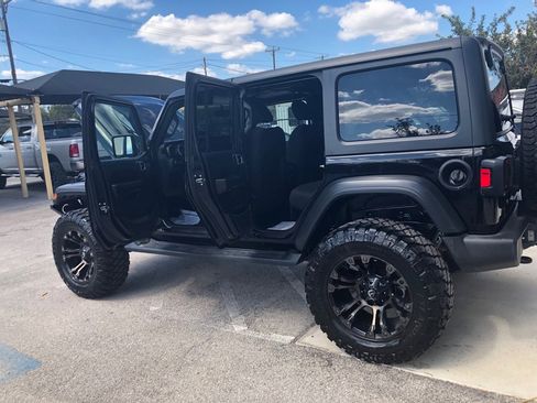 Used 2018 Jeep Wrangler Unlimited Sport S image 16