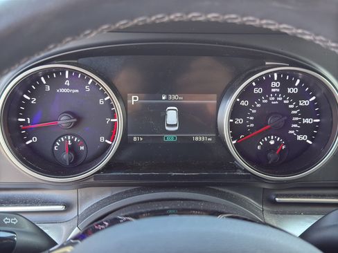 Used 2024 Kia Carnival LX image 30