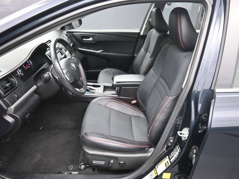 Used 2017 Toyota Camry SE FWD image 18