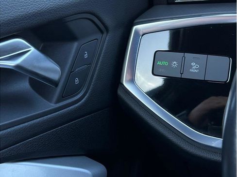 Used 2023 Audi Q3 2.0T Premium image 18