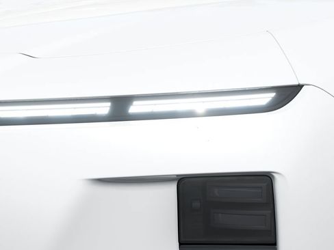 New 2027 BMW i7 xDrive50 w/ Executive Package AWD/4WD image 6