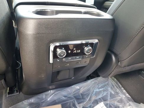 New 2026 GMC Yukon Elevation image 16