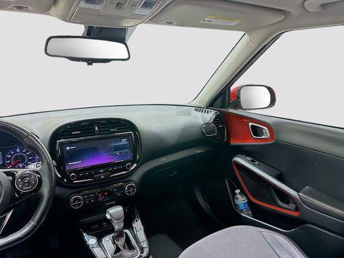 Used 2022 Kia Soul Turbo FWD image 24