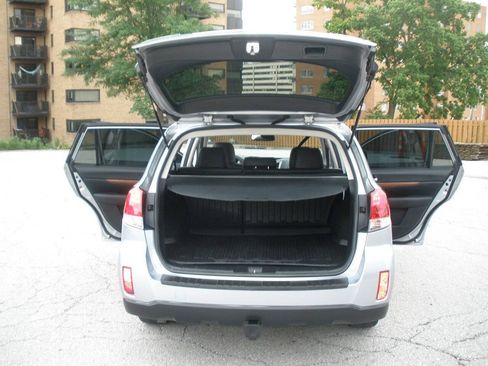 Used 2013 Subaru Outback 2.5i Limited AWD/4WD image 18
