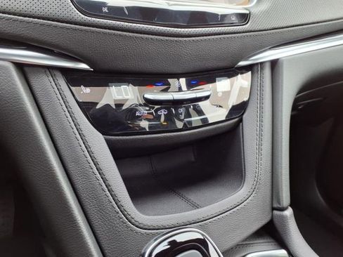 New 2025 Cadillac XT5 Premium Luxury image 32