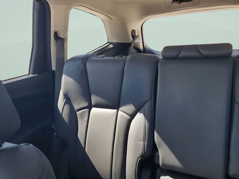 Used 2022 Subaru Ascent Limited w/ Technology Package image 12