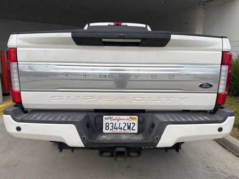 Used 2019 Ford F350 Limited image 5